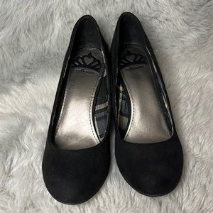 NWT FERGALICIOUS by Fergus Wedges